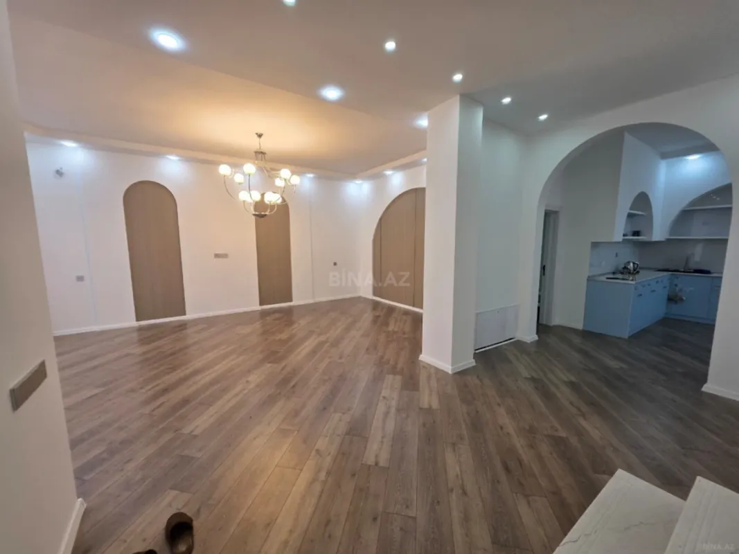 Satılır 5 otaqlı həyət evi 210 m²