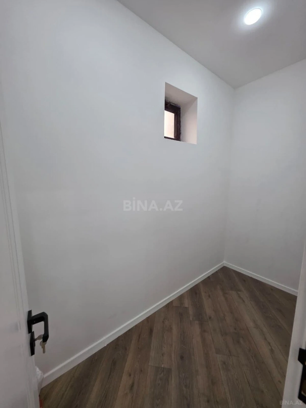 Satılır 5 otaqlı həyət evi 210 m²