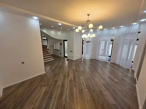 Satılır 5 otaqlı həyət evi 210 m²