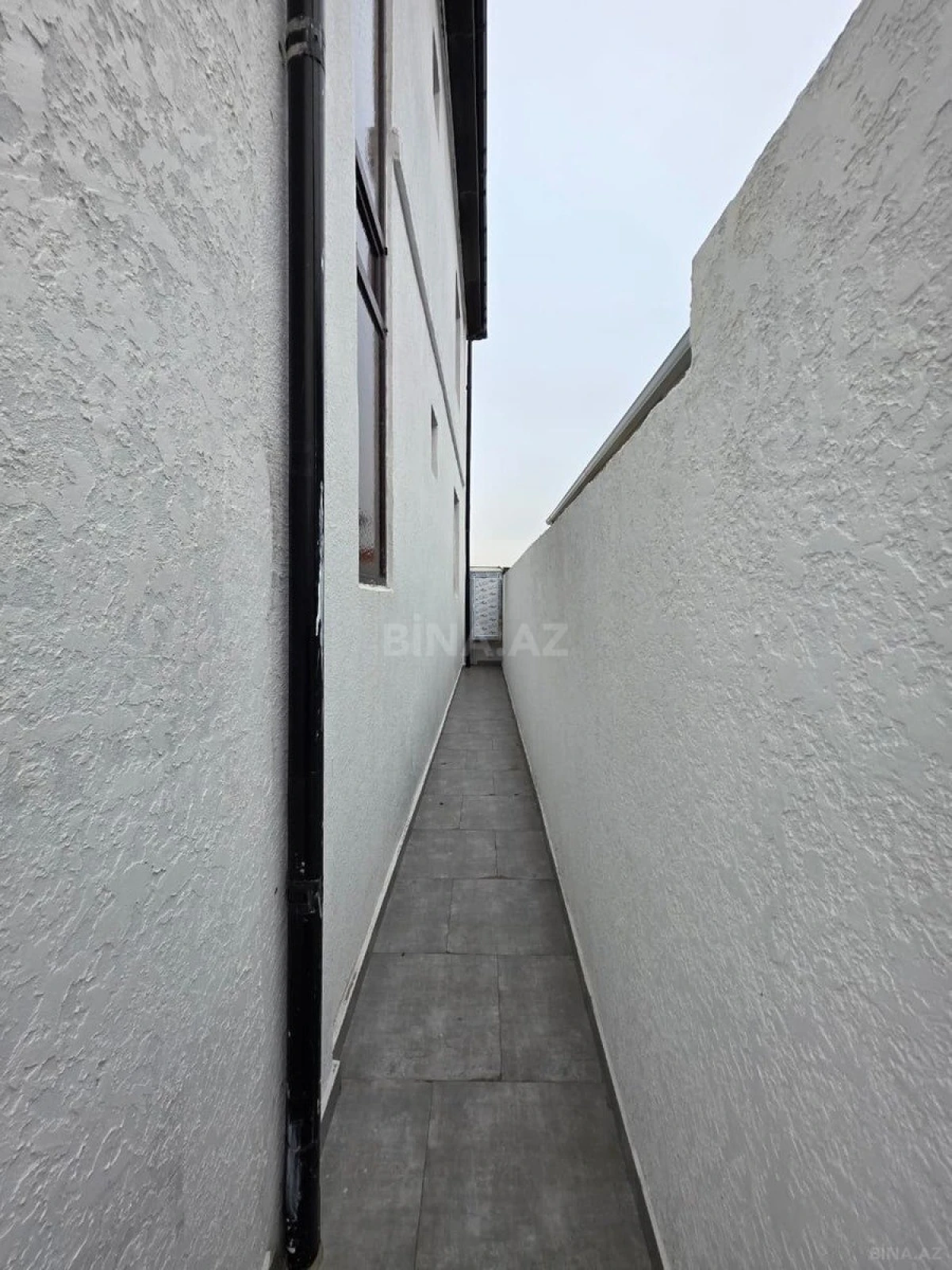 Satılır 5 otaqlı həyət evi 210 m²