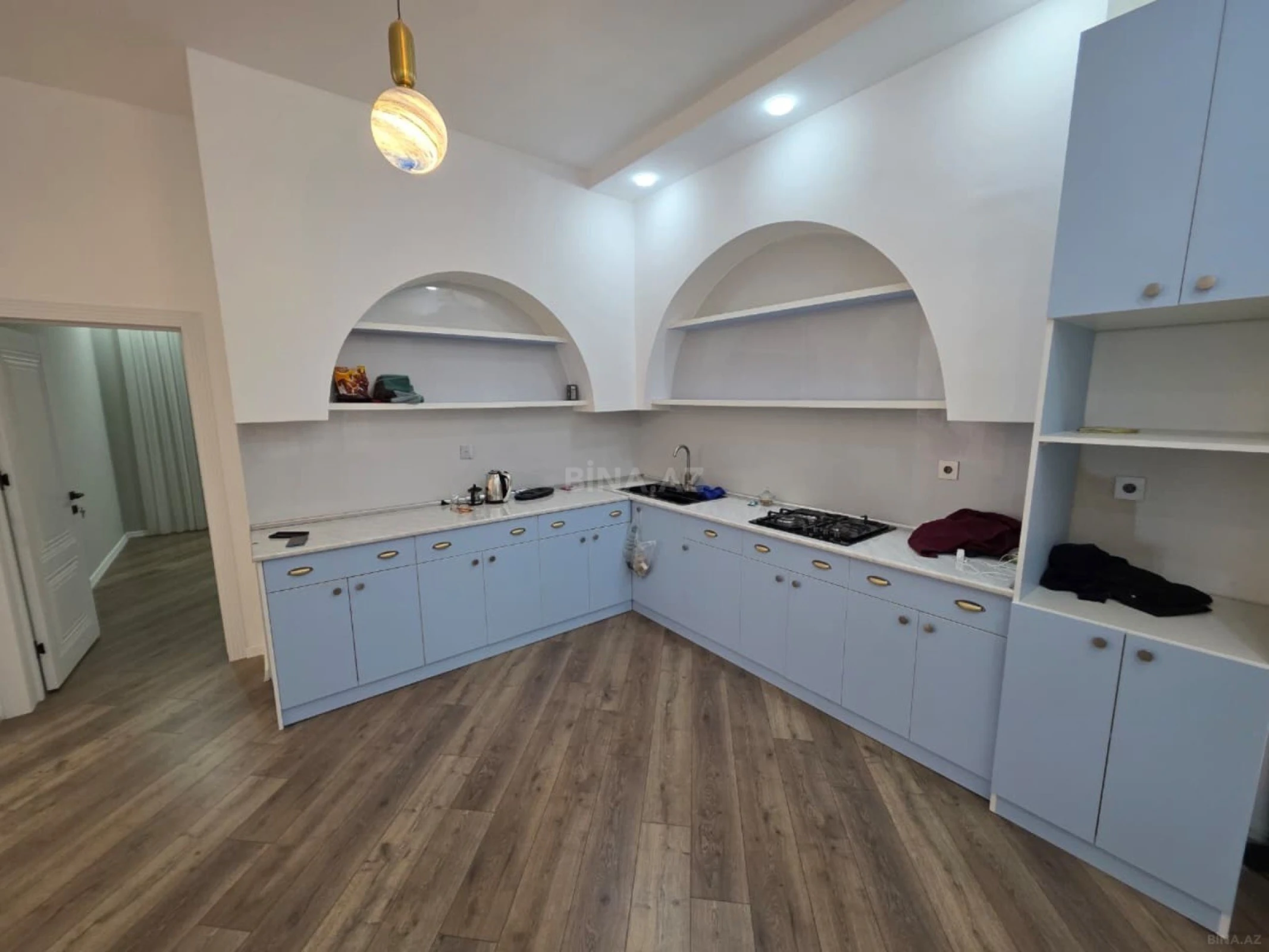 Satılır 5 otaqlı həyət evi 210 m²