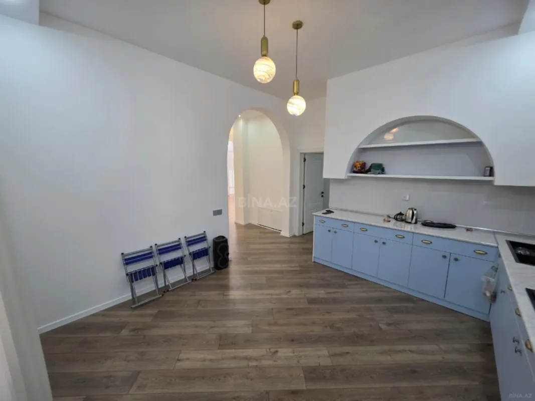 Satılır 5 otaqlı həyət evi 210 m²