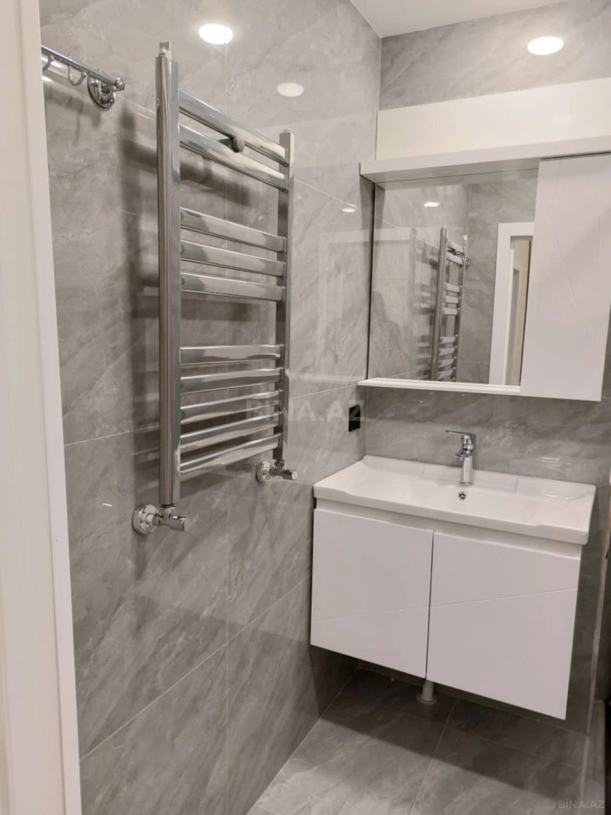 Satılır 2 otaqlı mənzil 58.5 m²