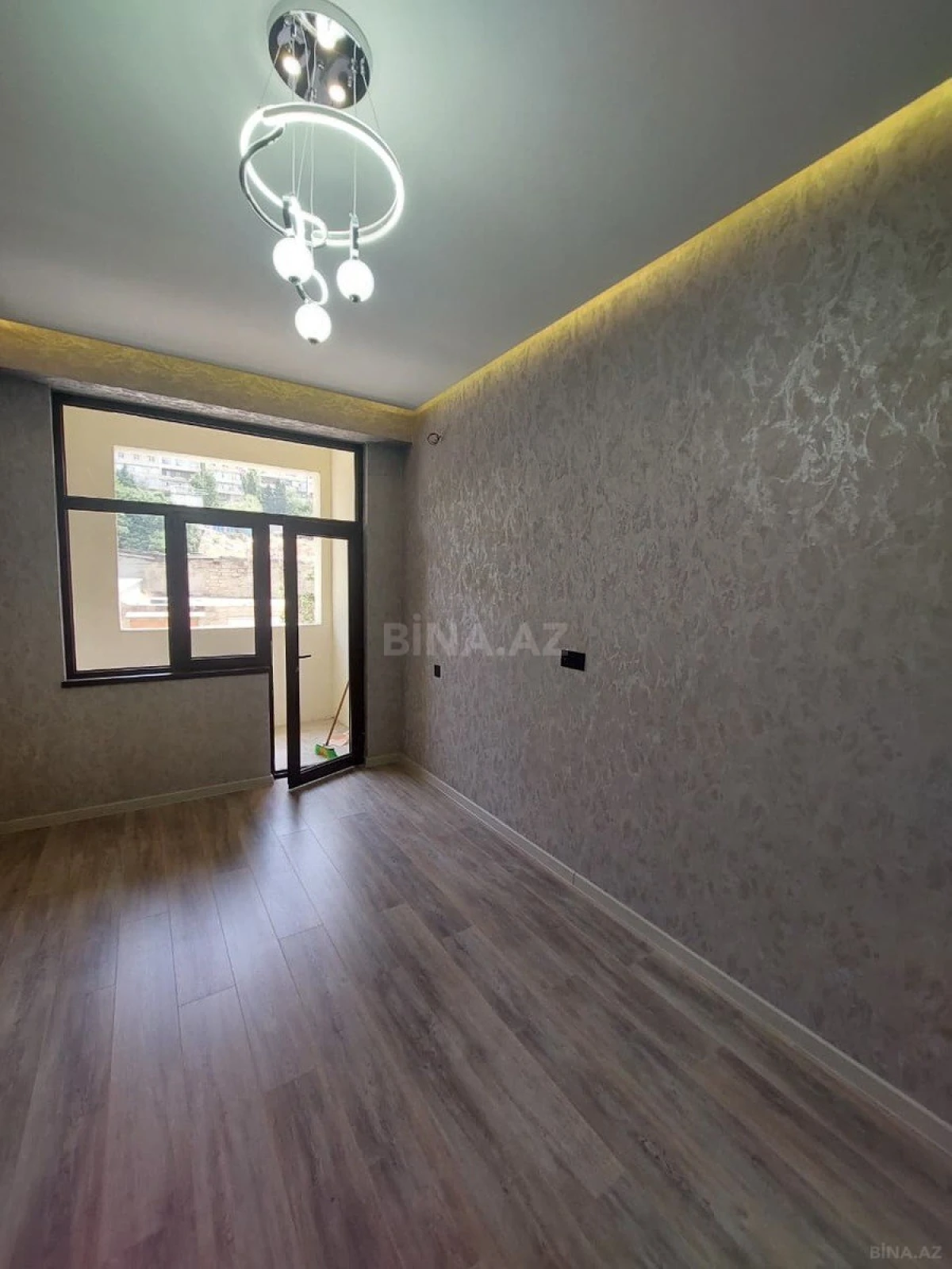 Satılır 2 otaqlı mənzil 58.5 m²