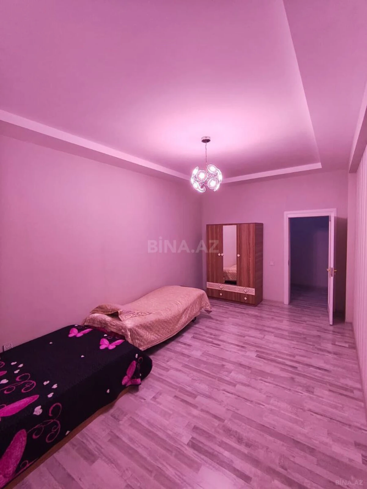 Kirayə verilir 4 otaqlı mənzil 185 m²