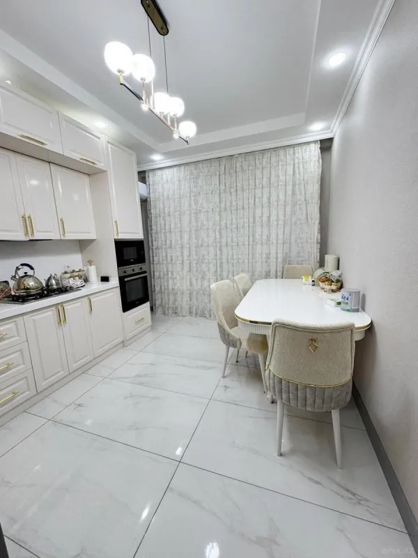 Satılır 2 otaqlı mənzil 85 m²
