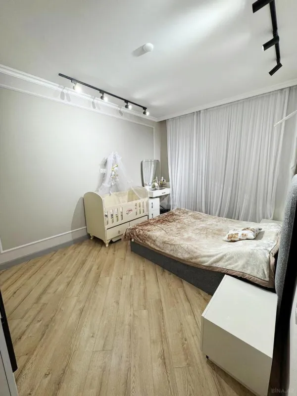 Satılır 2 otaqlı mənzil 85 m²