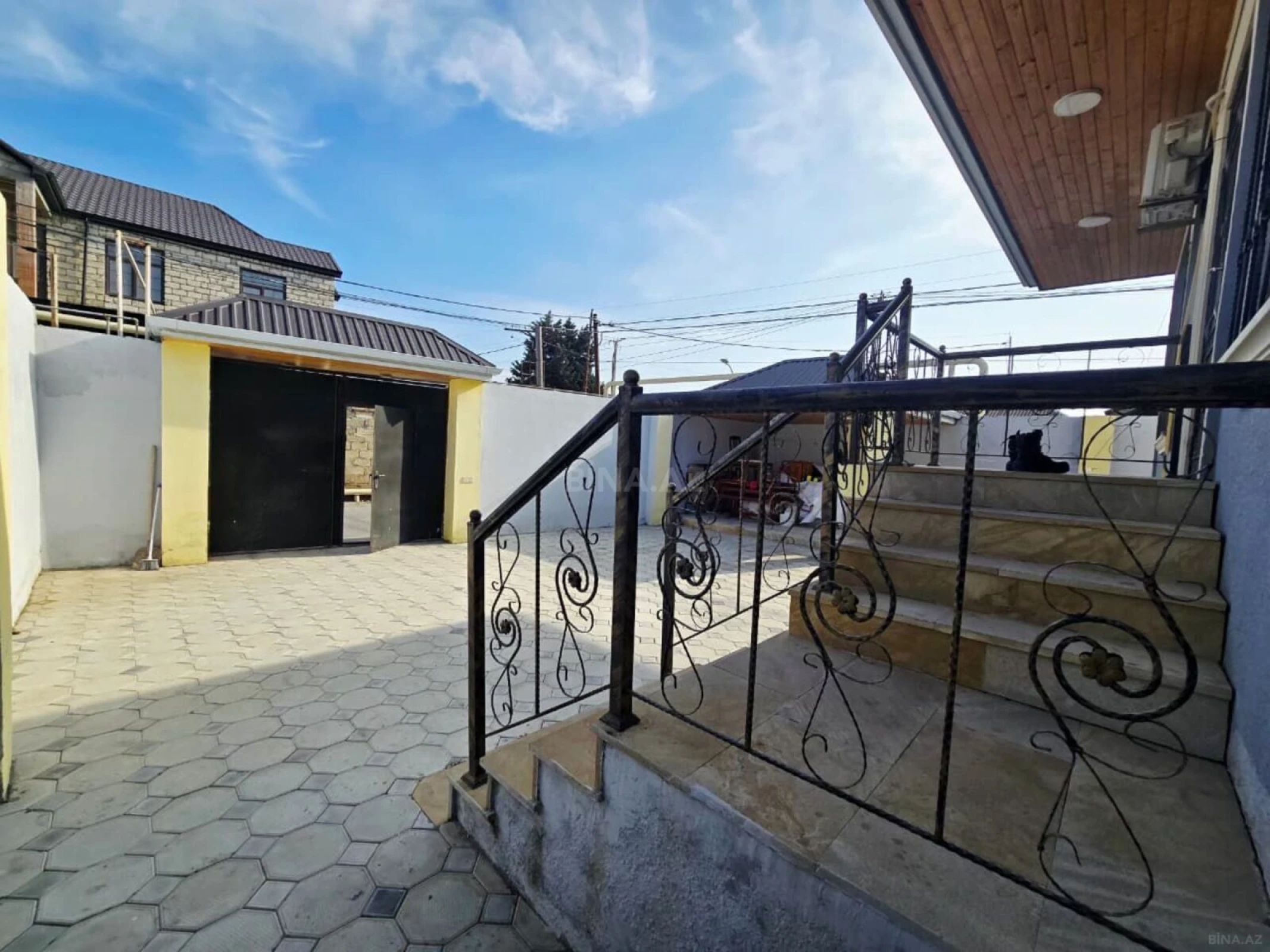 Satılır 3 otaqlı həyət evi 100 m²