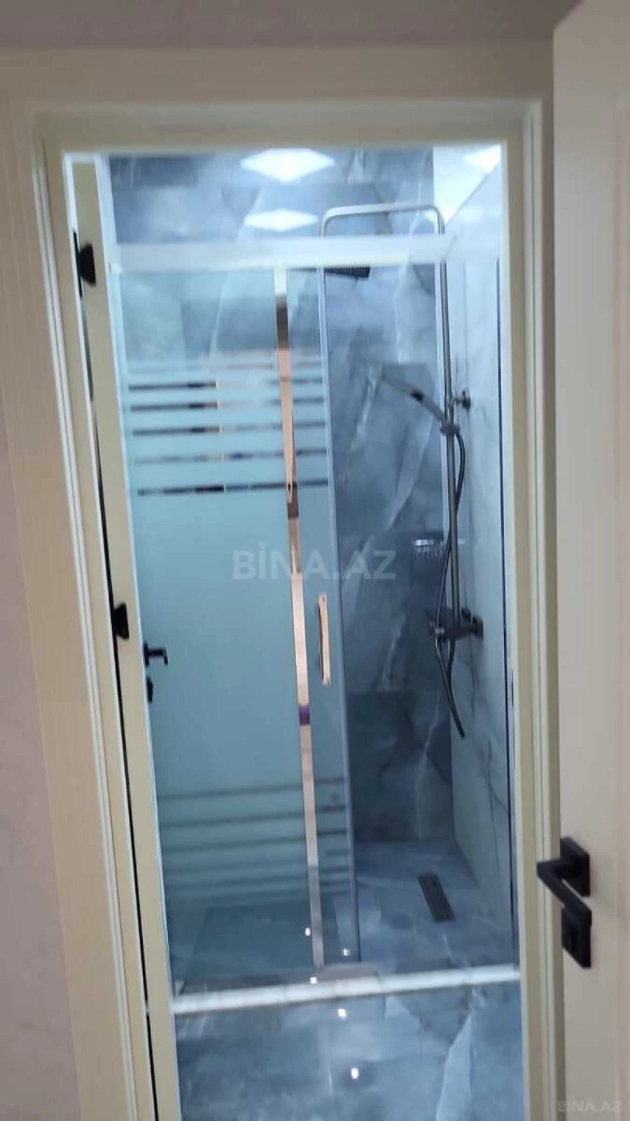 Satılır 3 otaqlı mənzil 150 m²