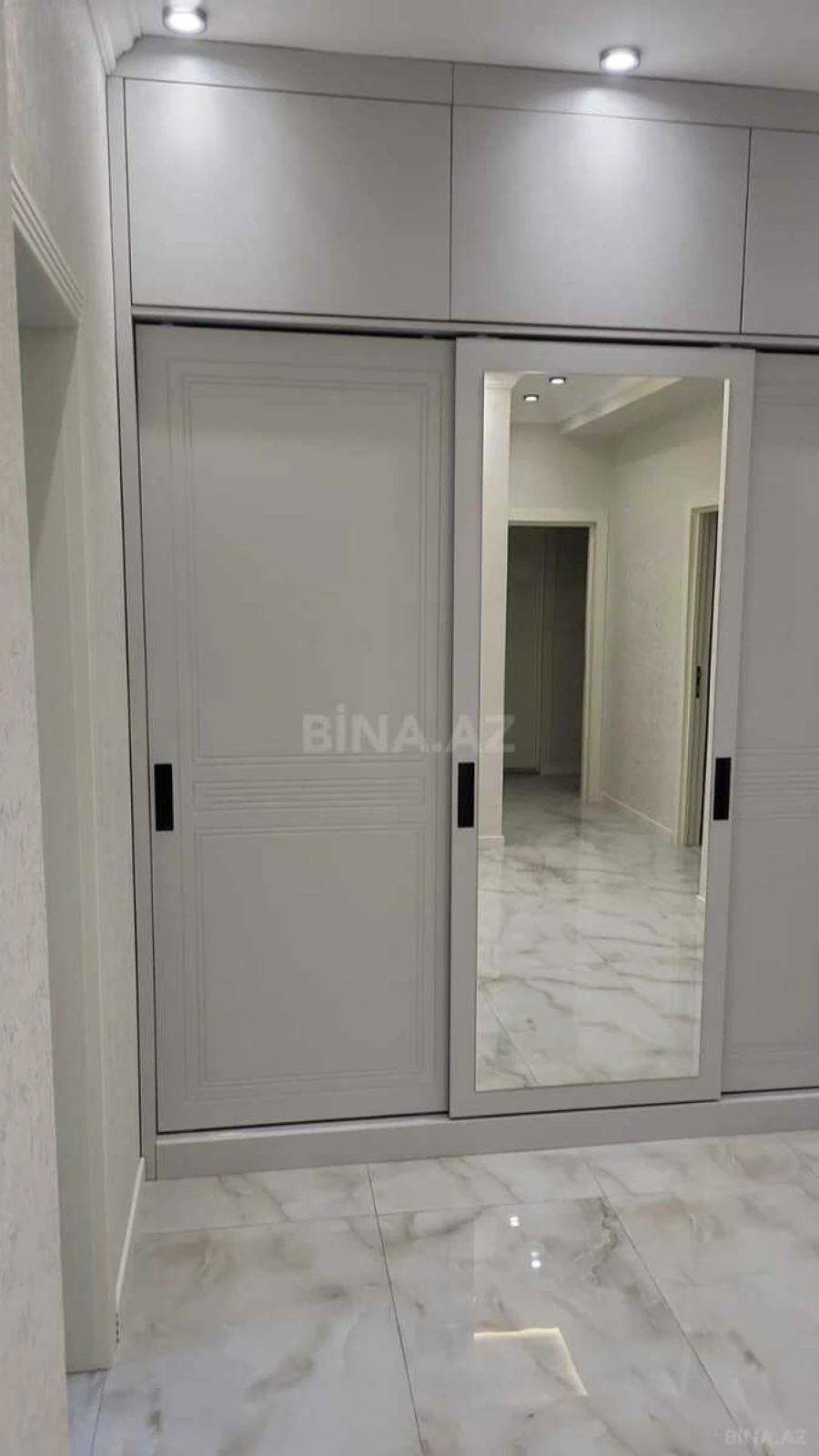 Satılır 3 otaqlı mənzil 150 m²