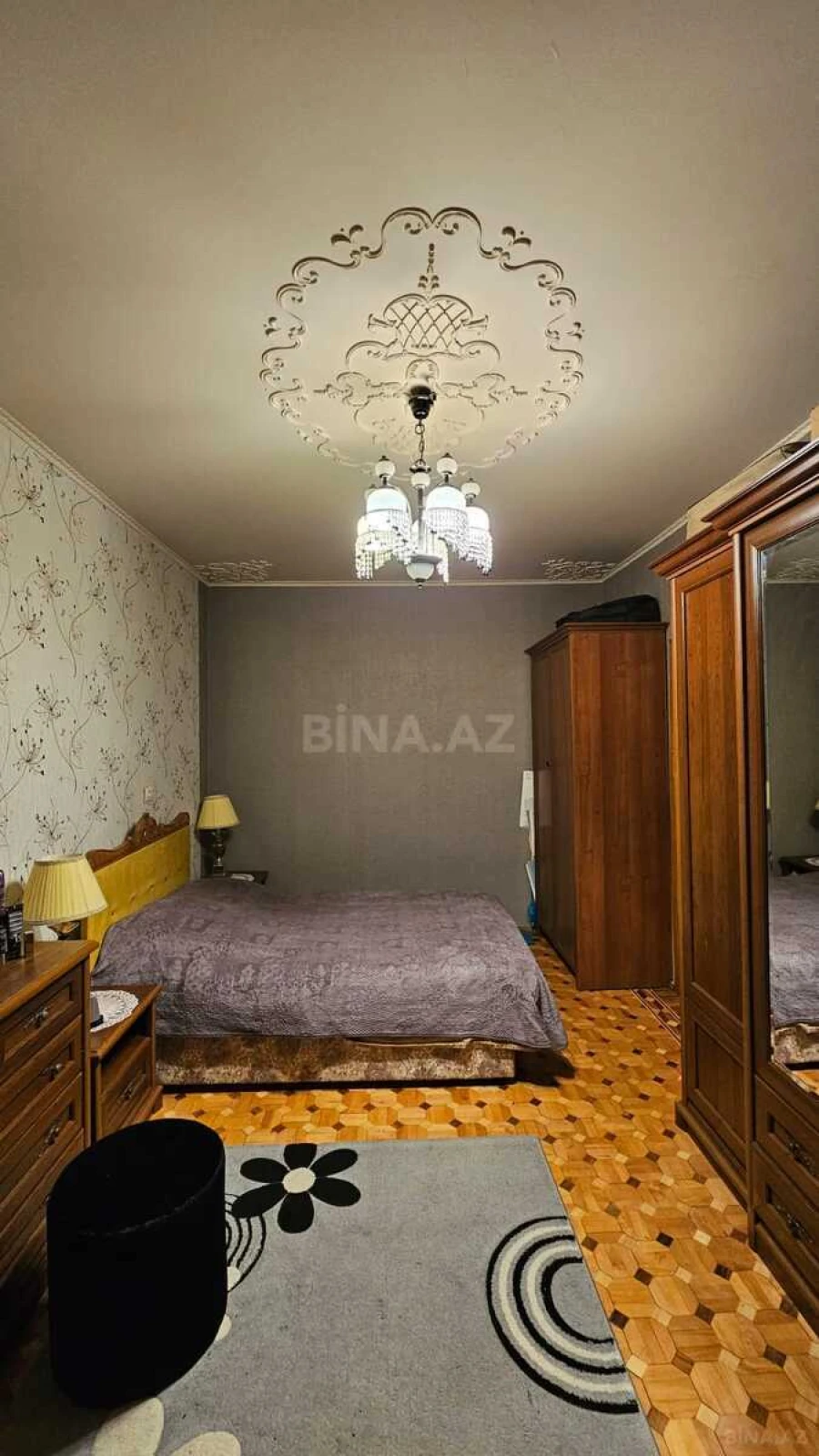 Satılır 5 otaqlı mənzil 130 m²