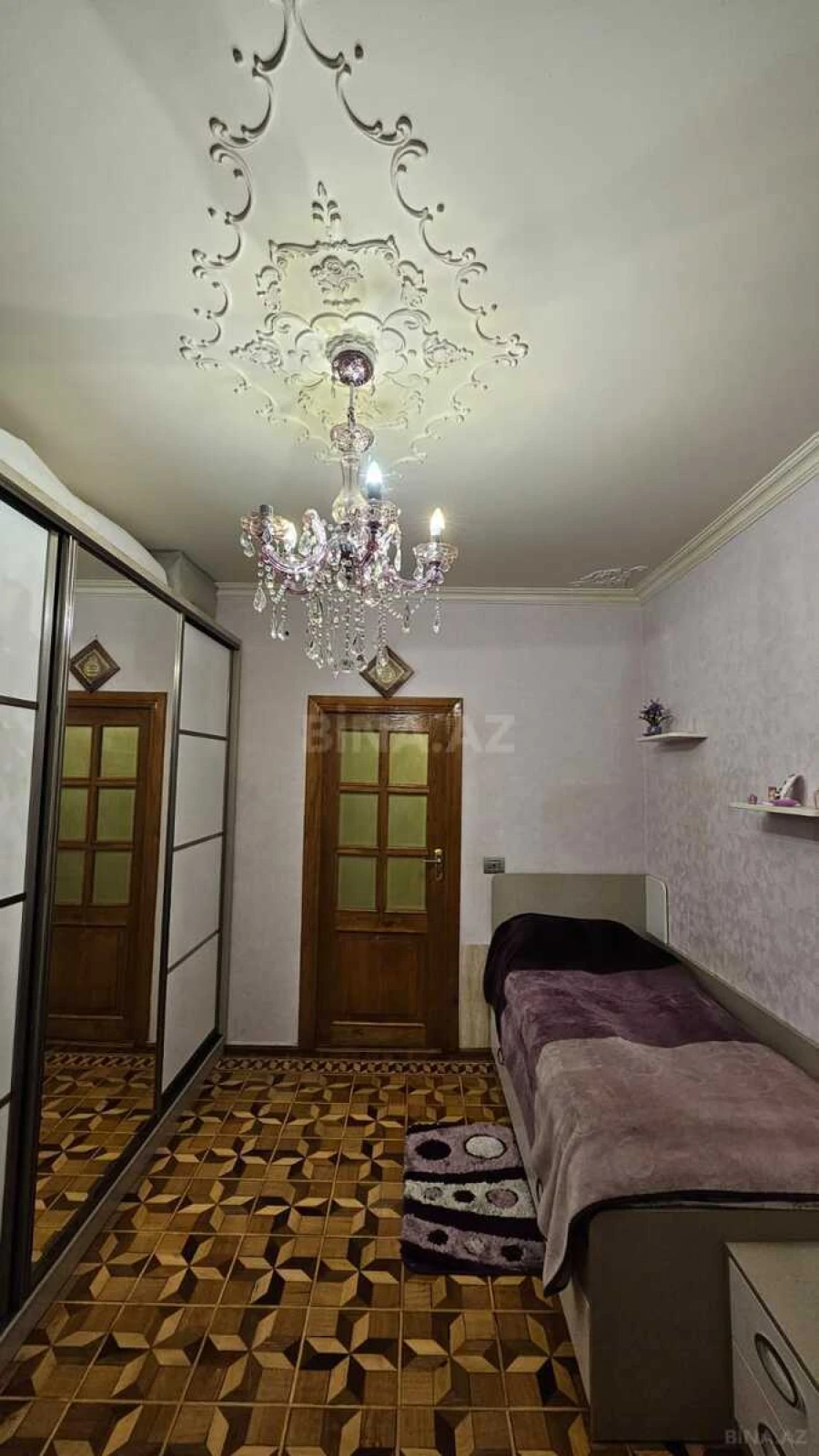 Satılır 5 otaqlı mənzil 130 m²
