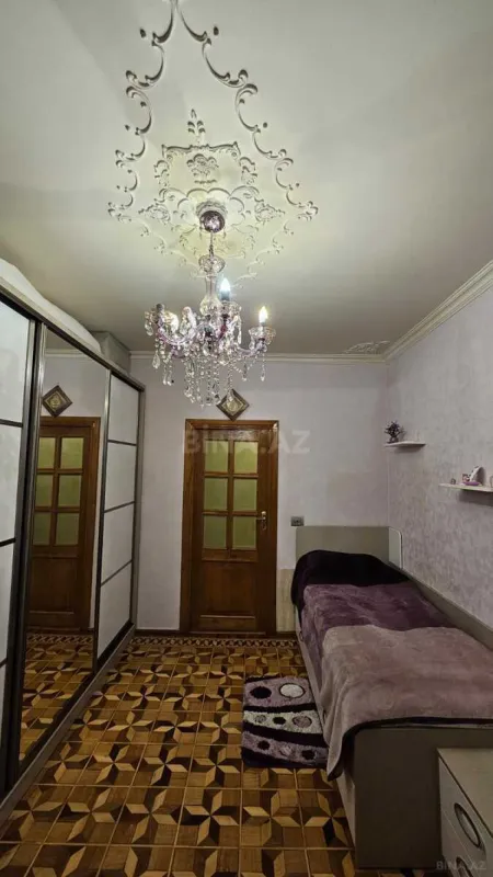 Satılır 5 otaqlı mənzil 130 m²
