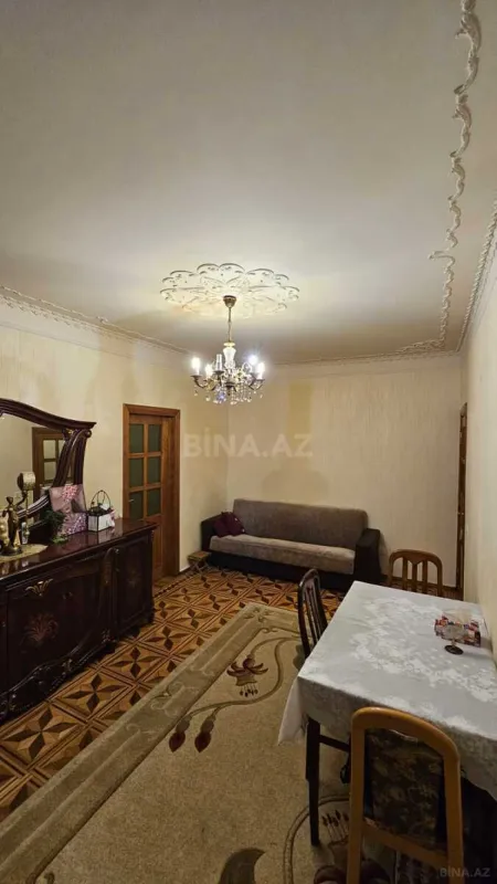 Satılır 5 otaqlı mənzil 130 m²