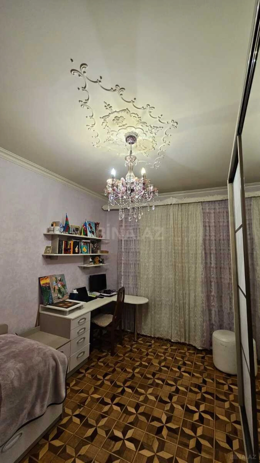 Satılır 5 otaqlı mənzil 130 m²