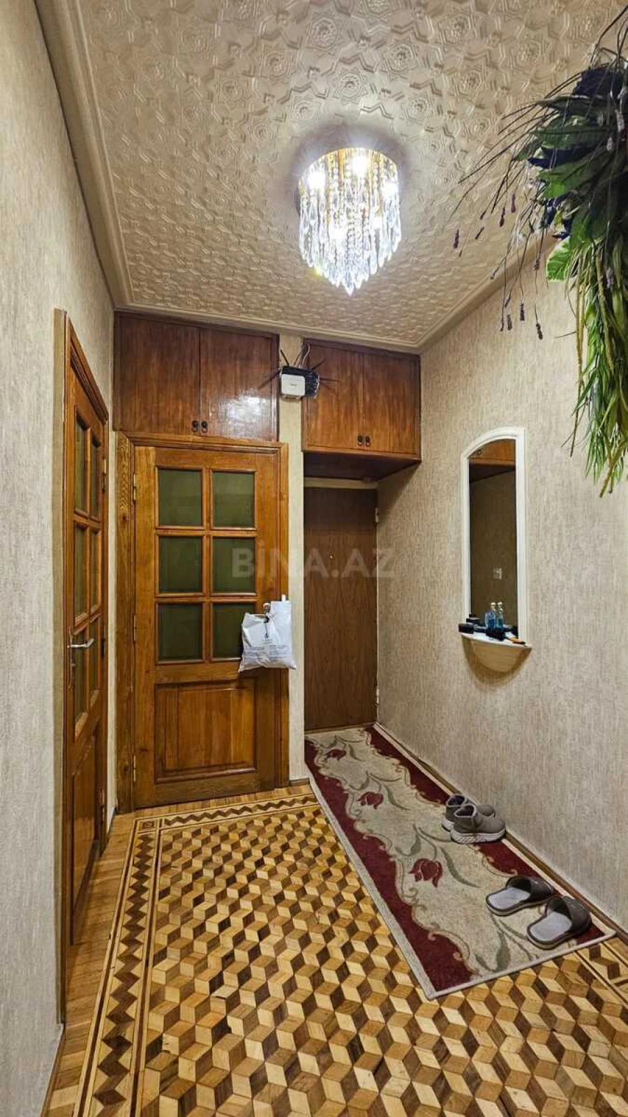 Satılır 5 otaqlı mənzil 130 m²