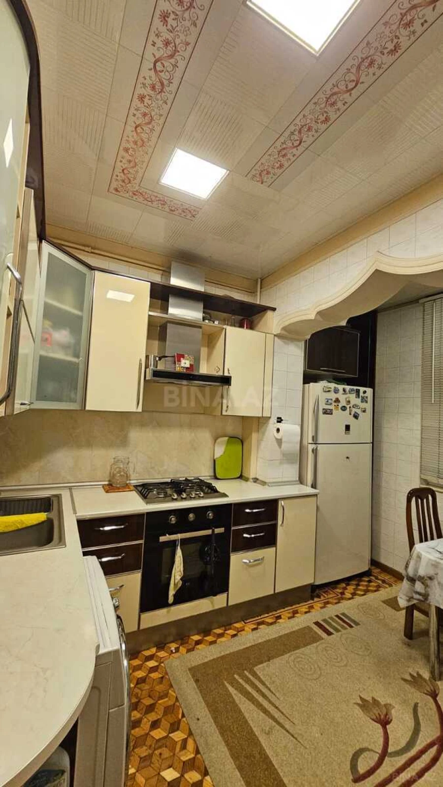 Satılır 5 otaqlı mənzil 130 m²