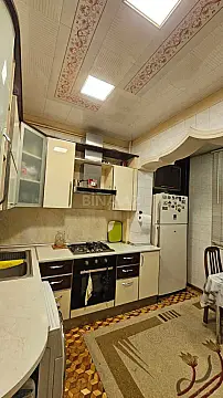 Satılır 5 otaqlı mənzil 130 m²