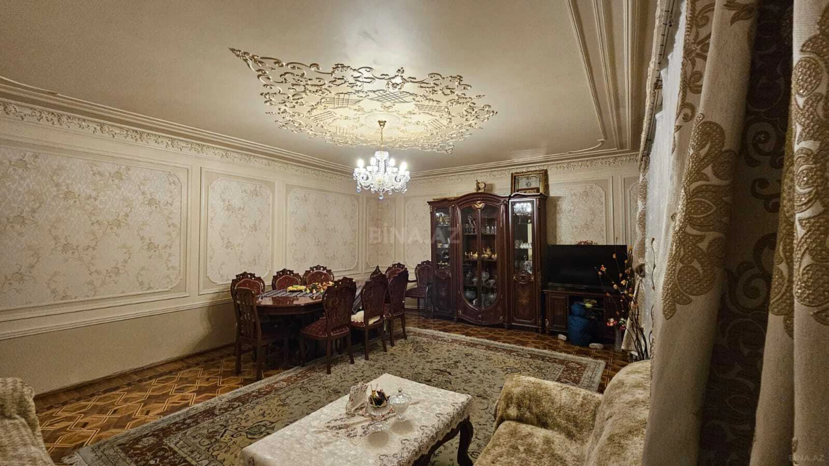 Satılır 5 otaqlı mənzil 130 m²