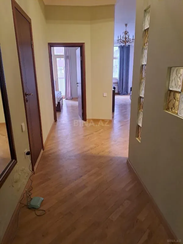 Kirayə verilir 2 otaqlı mənzil 66 m²