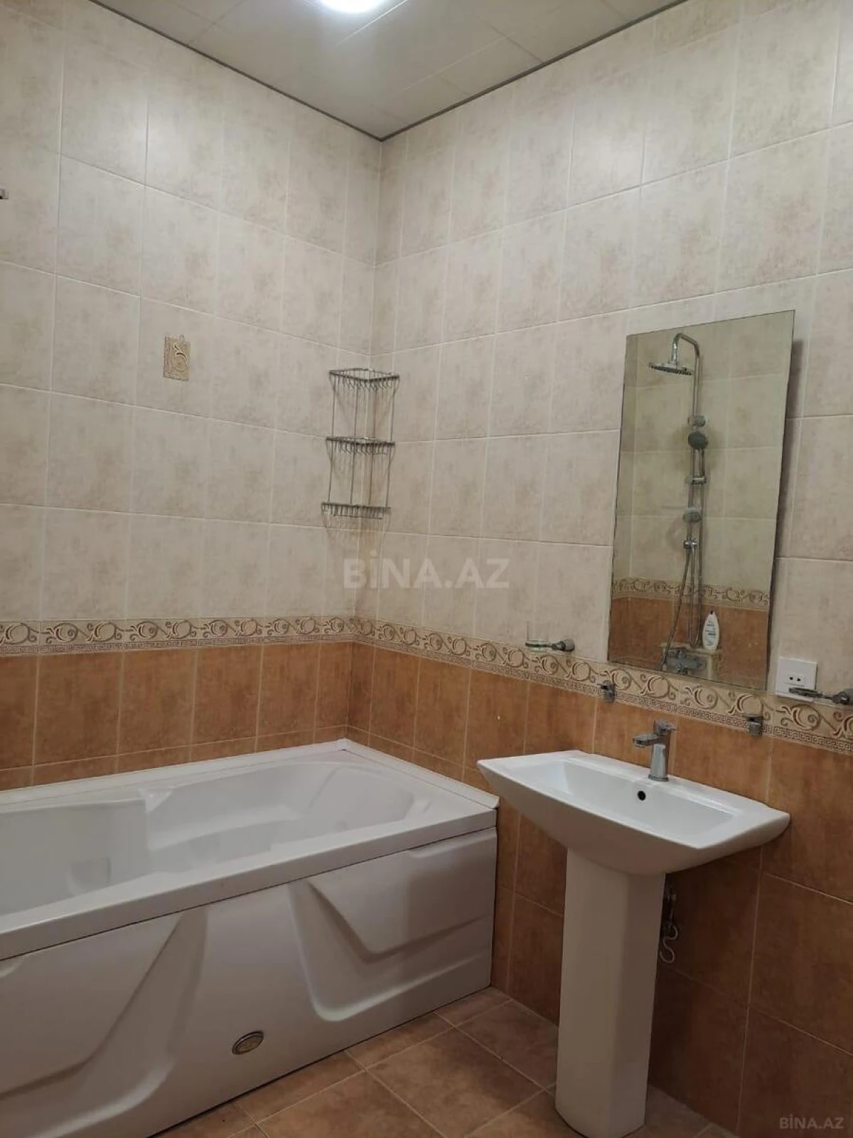 Kirayə verilir 2 otaqlı mənzil 66 m²
