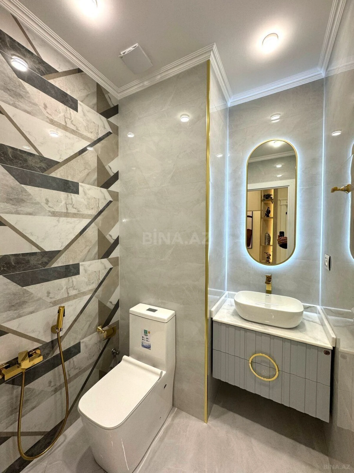 Satılır 3 otaqlı mənzil 120 m²