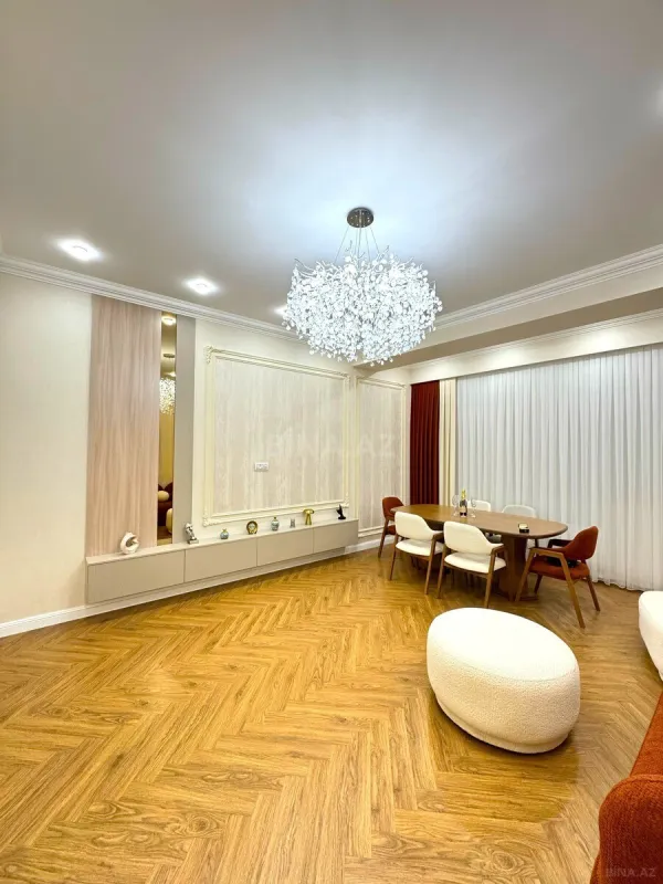 Satılır 3 otaqlı mənzil 120 m²