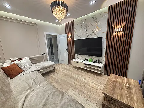 Satılır 5 otaqlı mənzil 130 m²
