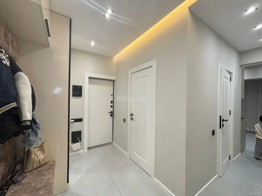 Satılır 5 otaqlı mənzil 130 m²
