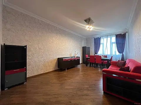 Satılır 2 otaqlı mənzil 90 m²