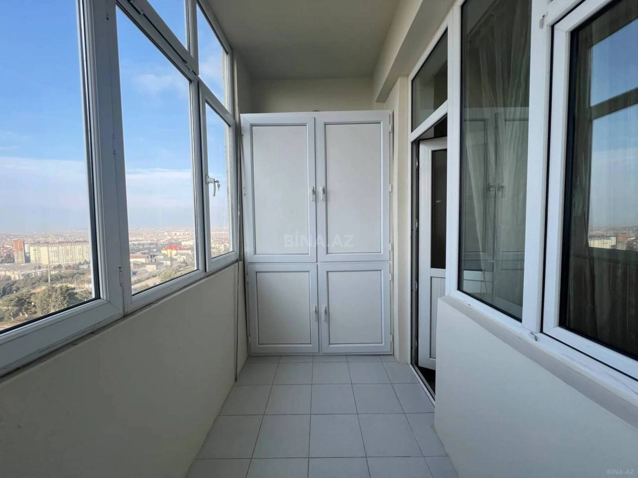 Satılır 2 otaqlı mənzil 90 m²