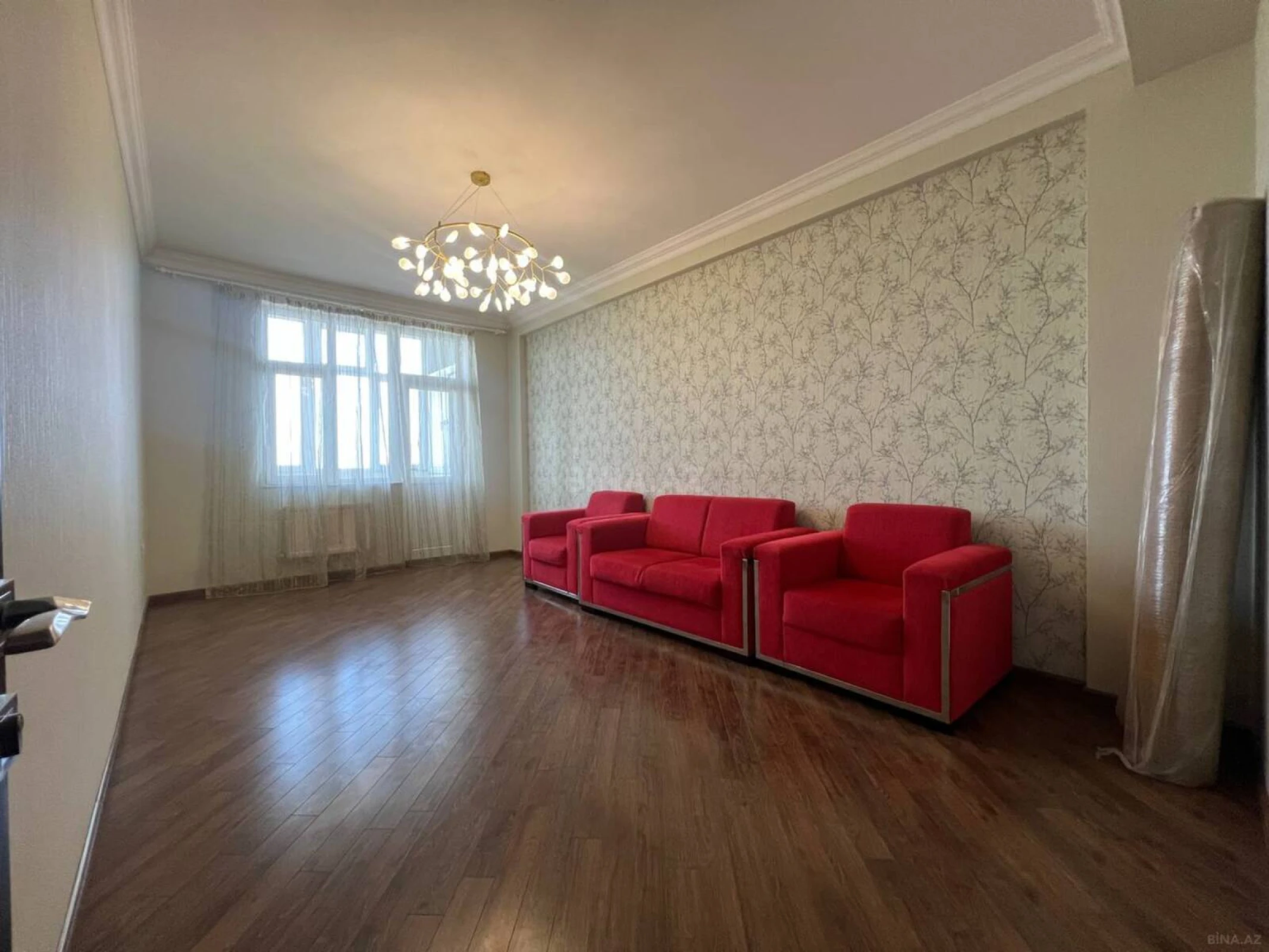 Satılır 2 otaqlı mənzil 90 m²