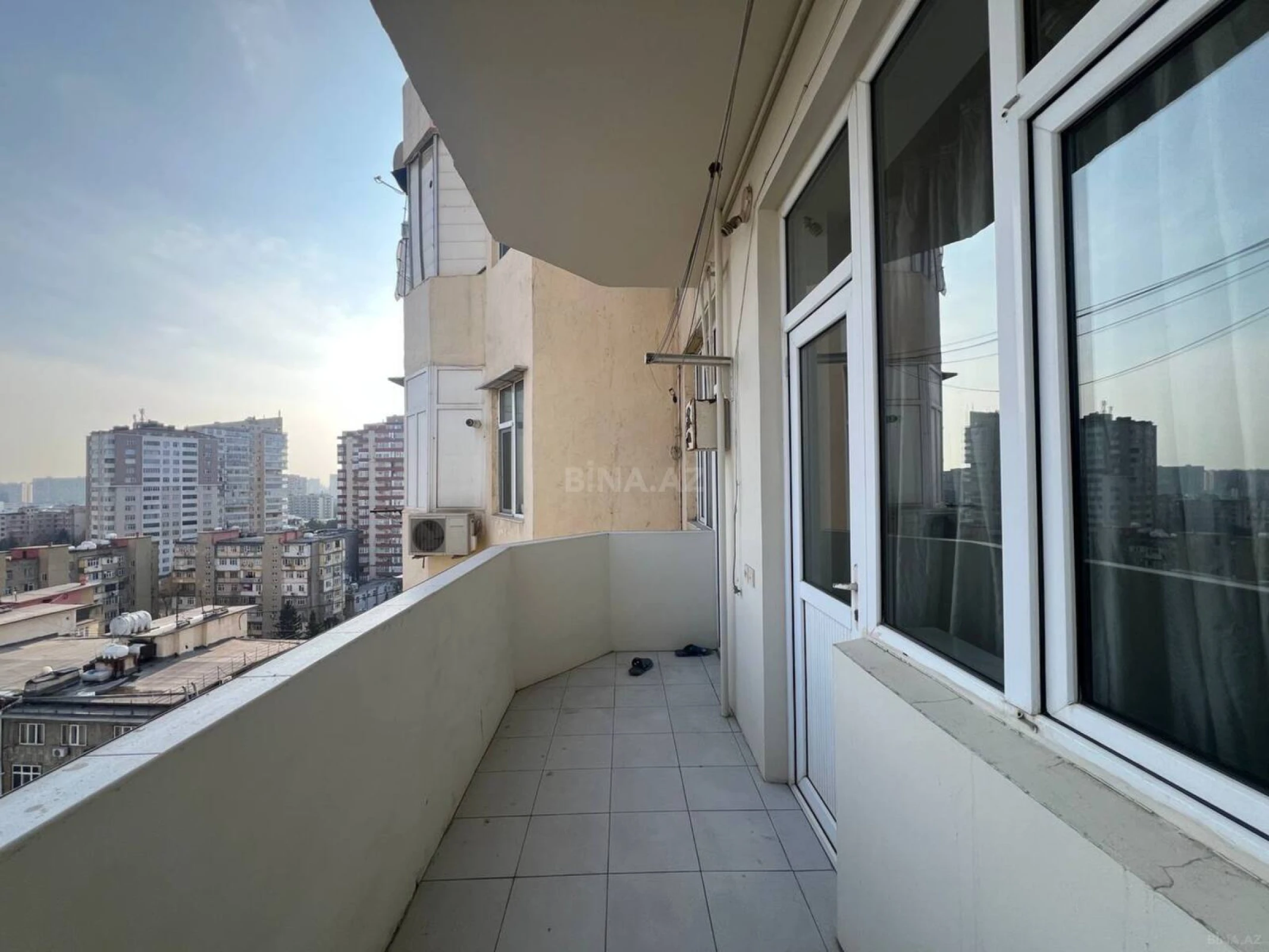 Satılır 2 otaqlı mənzil 90 m²