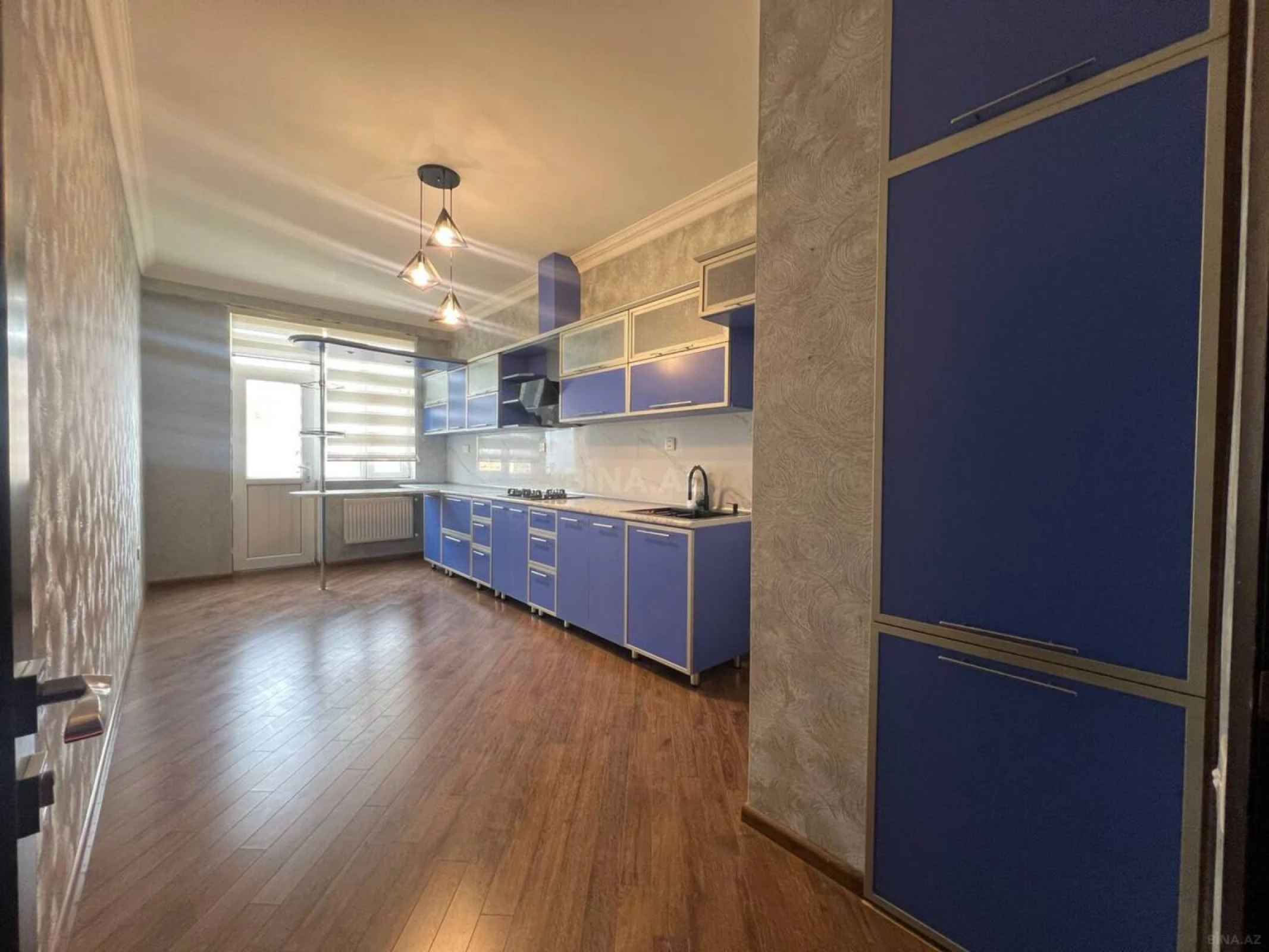 Satılır 2 otaqlı mənzil 90 m²