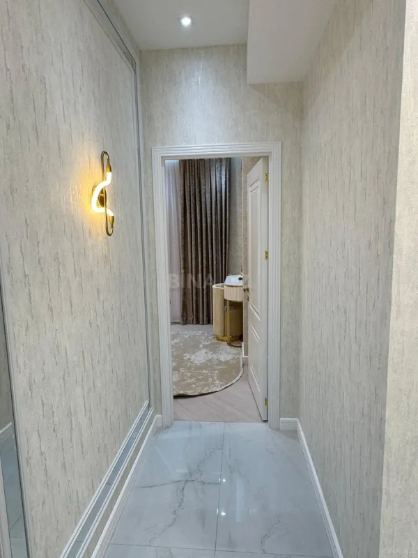 Kirayə verilir 2 otaqlı mənzil 83 m²