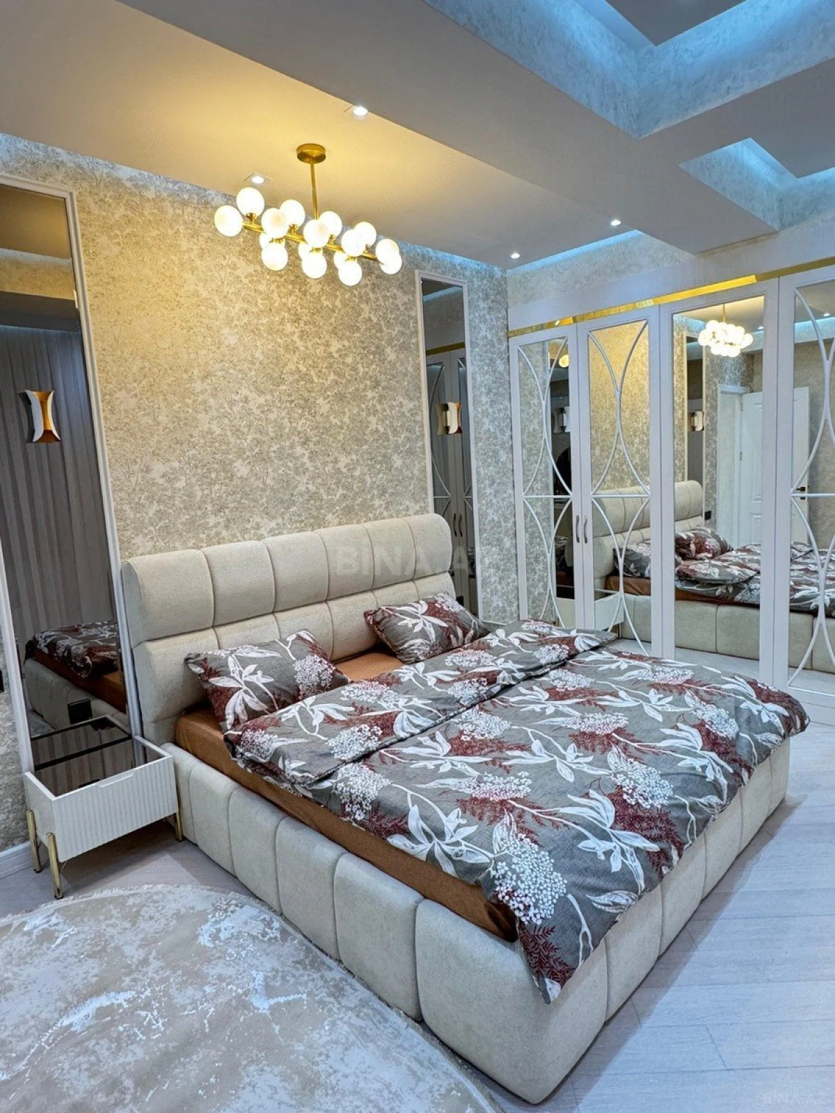 Kirayə verilir 2 otaqlı mənzil 83 m²