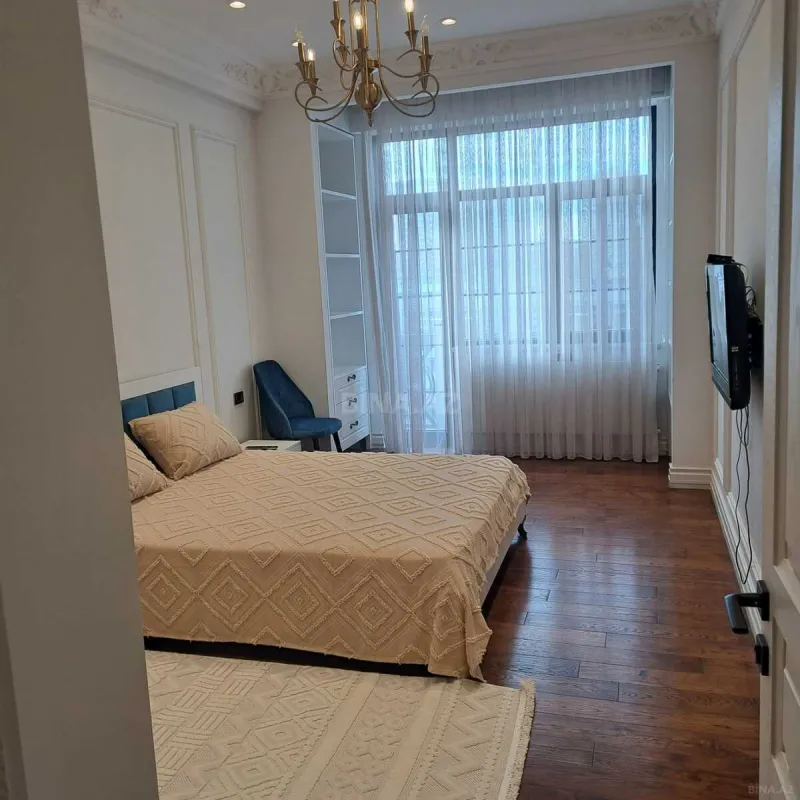 Kirayə verilir 3 otaqlı mənzil 120 m²