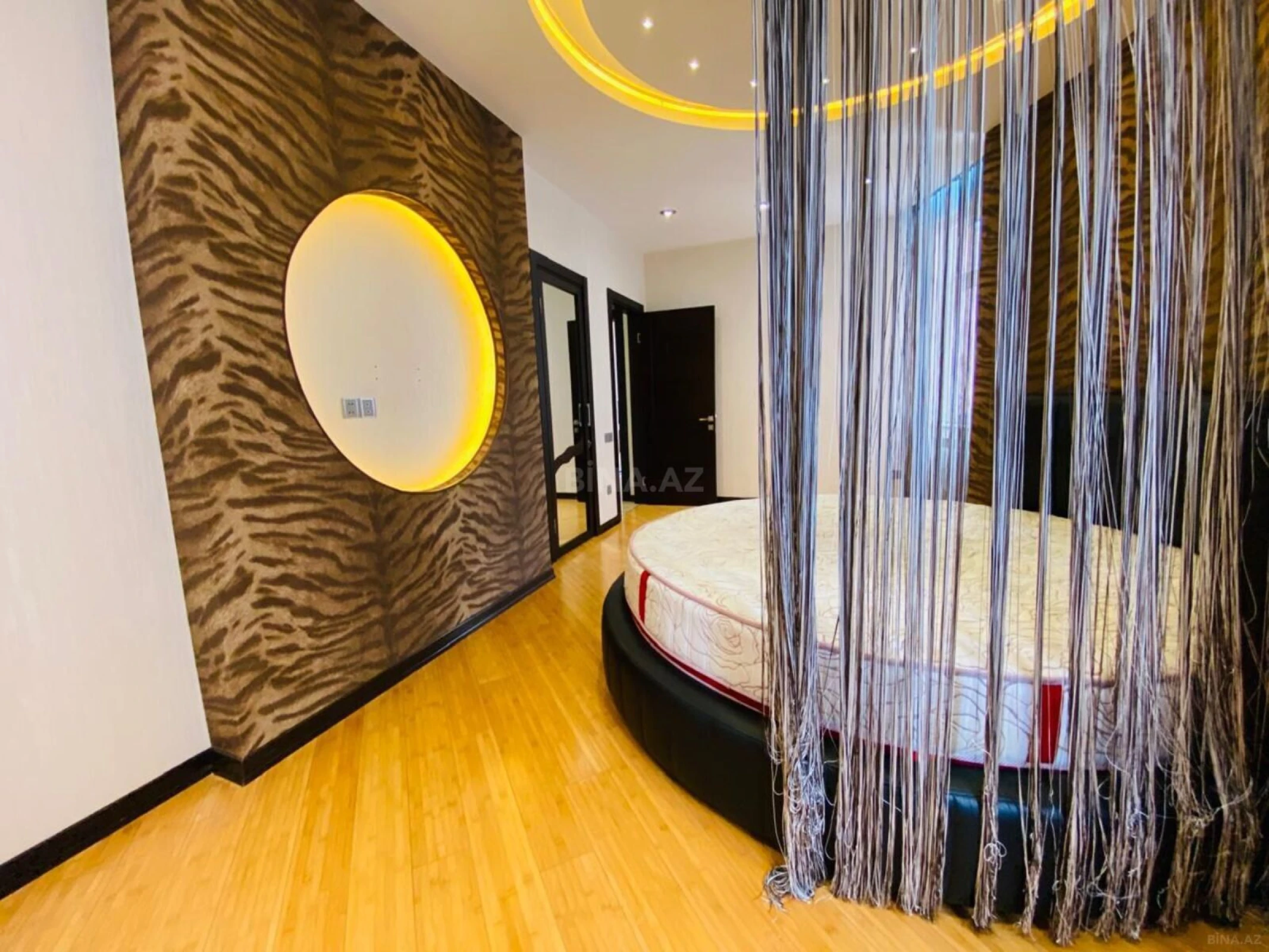 Satılır 3 otaqlı mənzil 122 m²