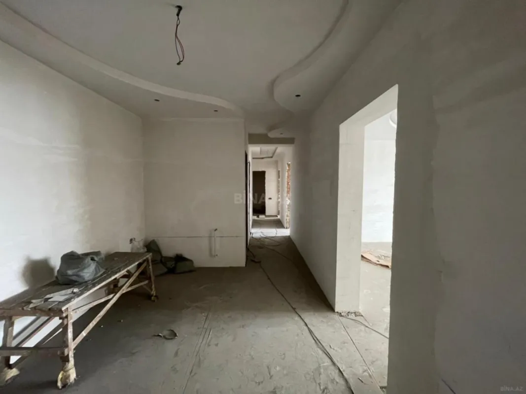Satılır 4 otaqlı mənzil 170 m²