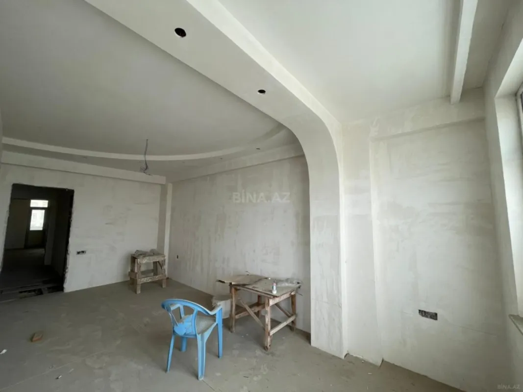 Satılır 4 otaqlı mənzil 170 m²