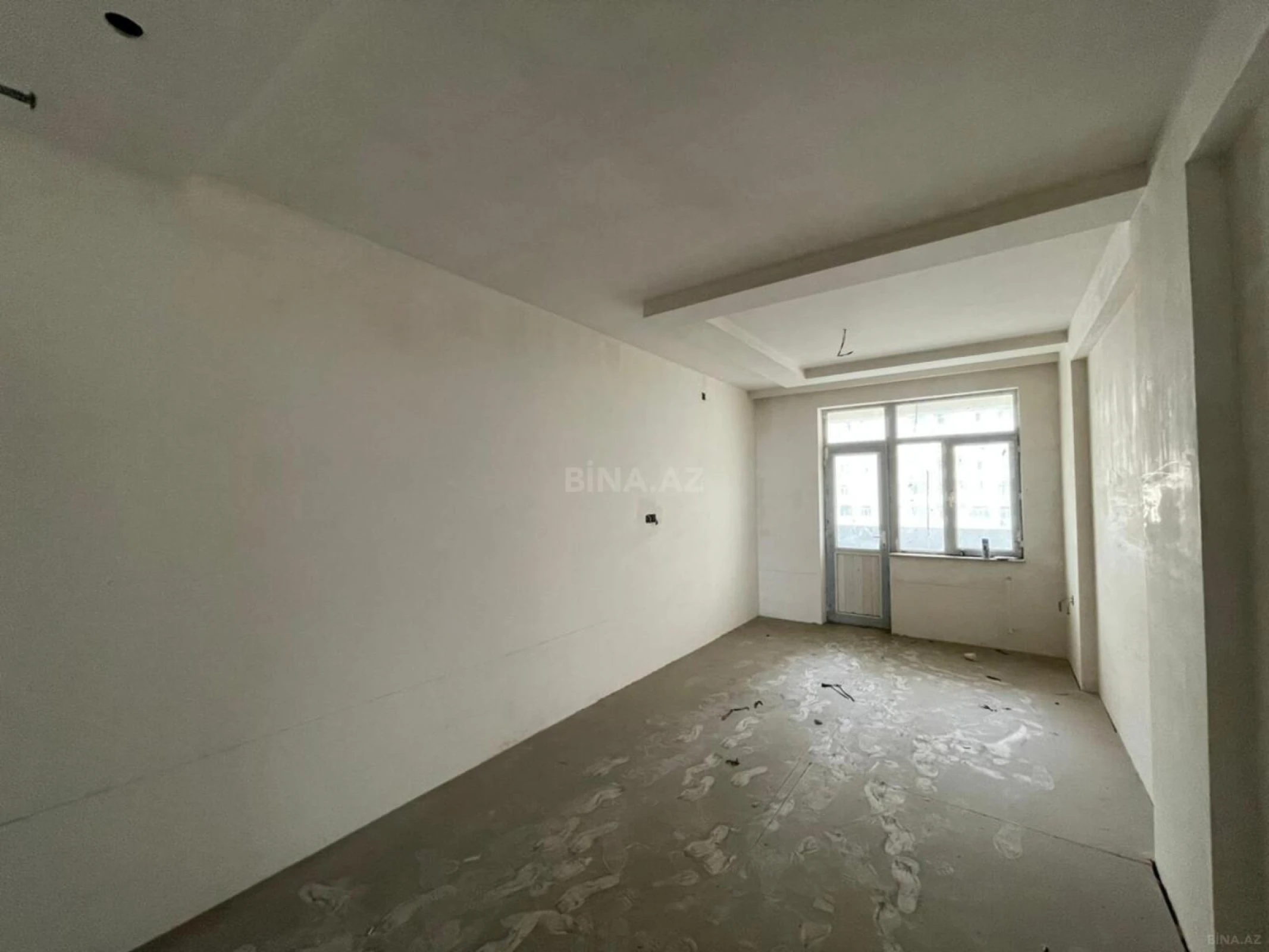 Satılır 4 otaqlı mənzil 170 m²