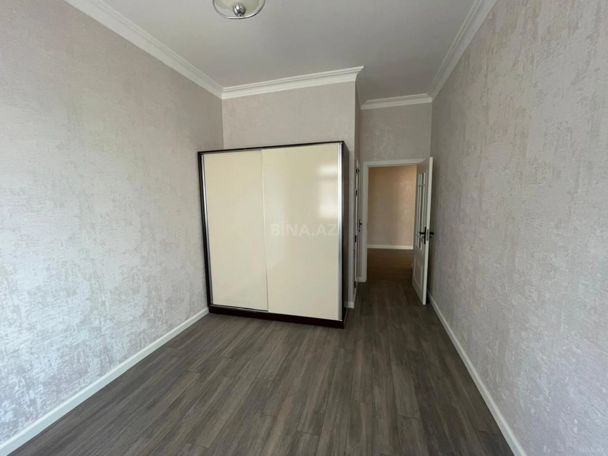 Satılır 3 otaqlı mənzil 120 m²