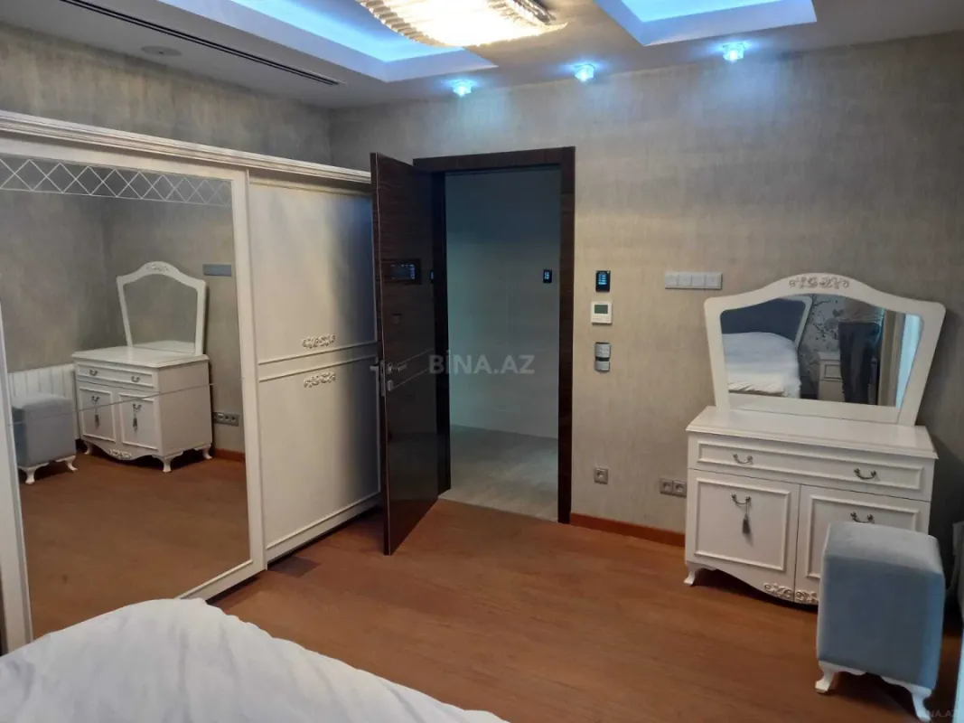 Kirayə verilir 3 otaqlı mənzil 143 m²