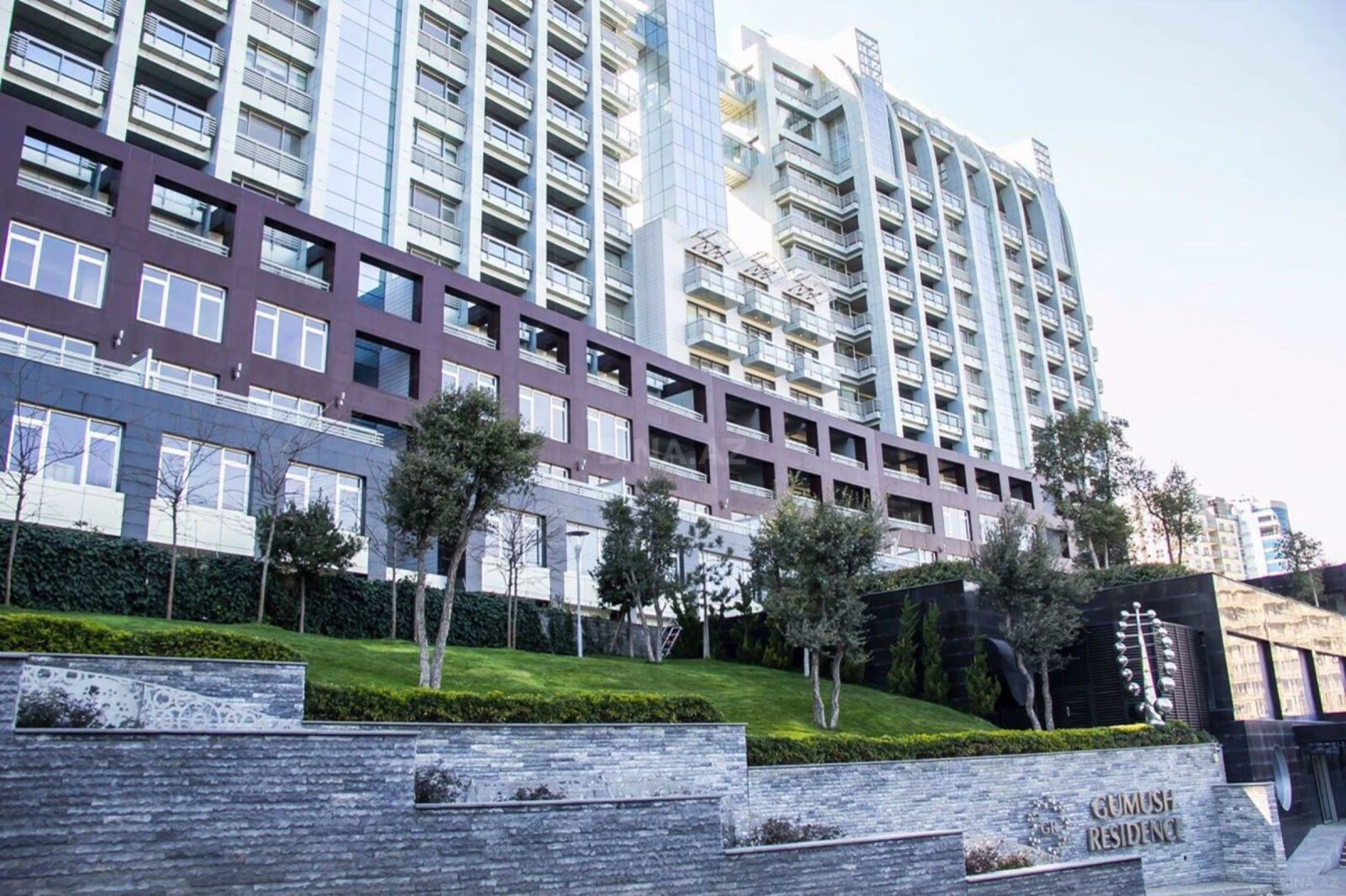 Kirayə verilir 3 otaqlı mənzil 143 m²