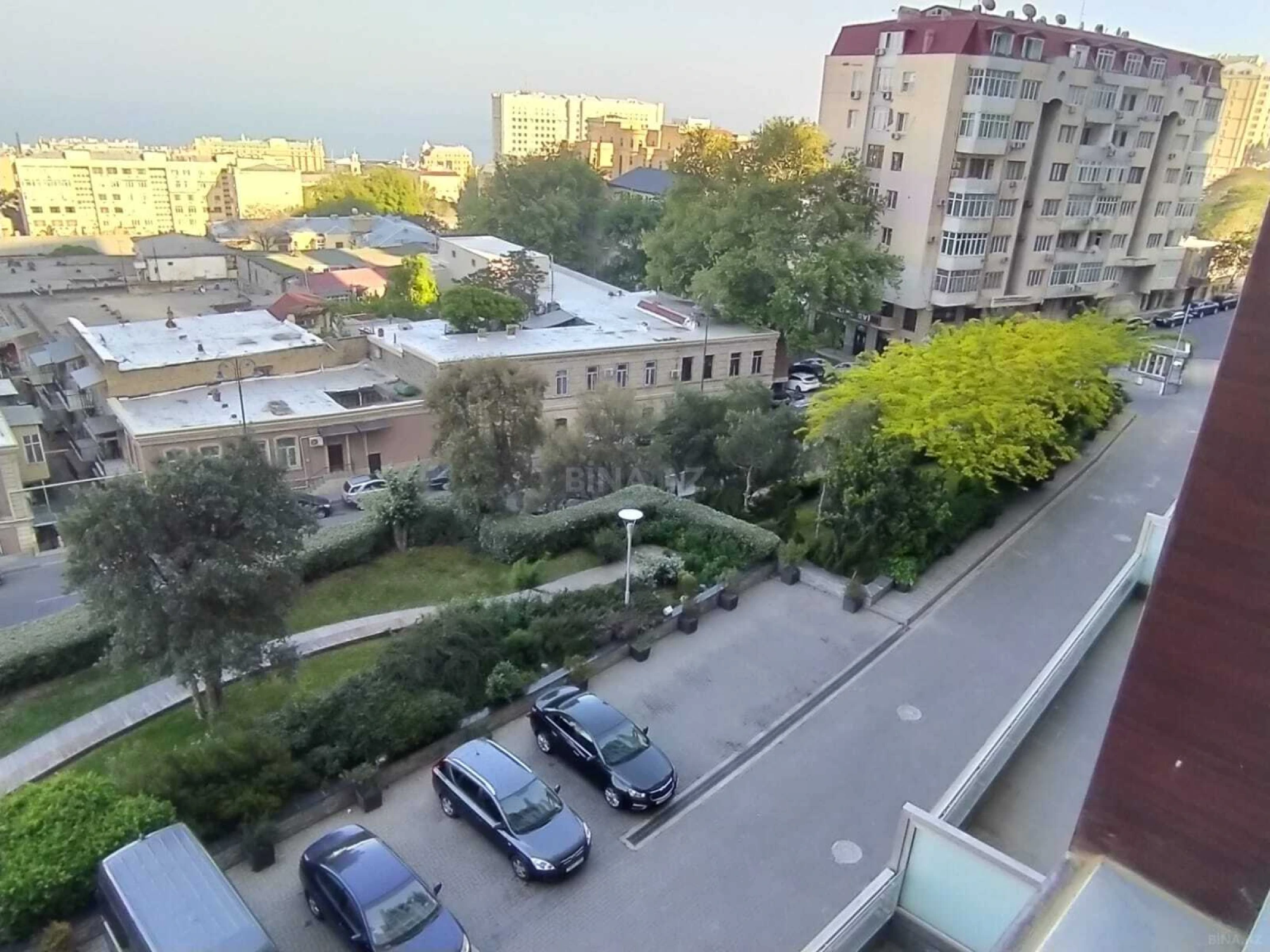 Kirayə verilir 3 otaqlı mənzil 143 m²