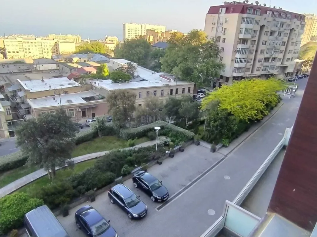 Kirayə verilir 3 otaqlı mənzil 143 m²