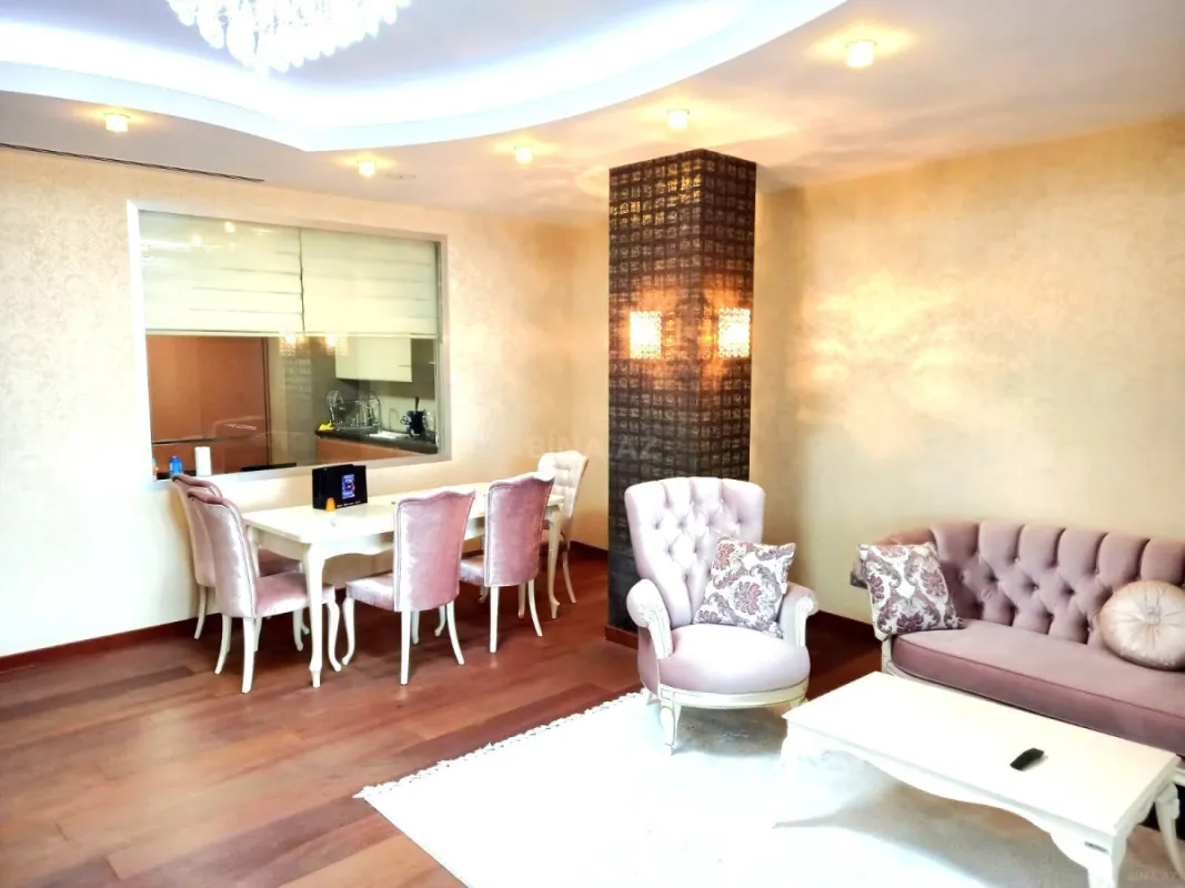 Kirayə verilir 3 otaqlı mənzil 143 m²