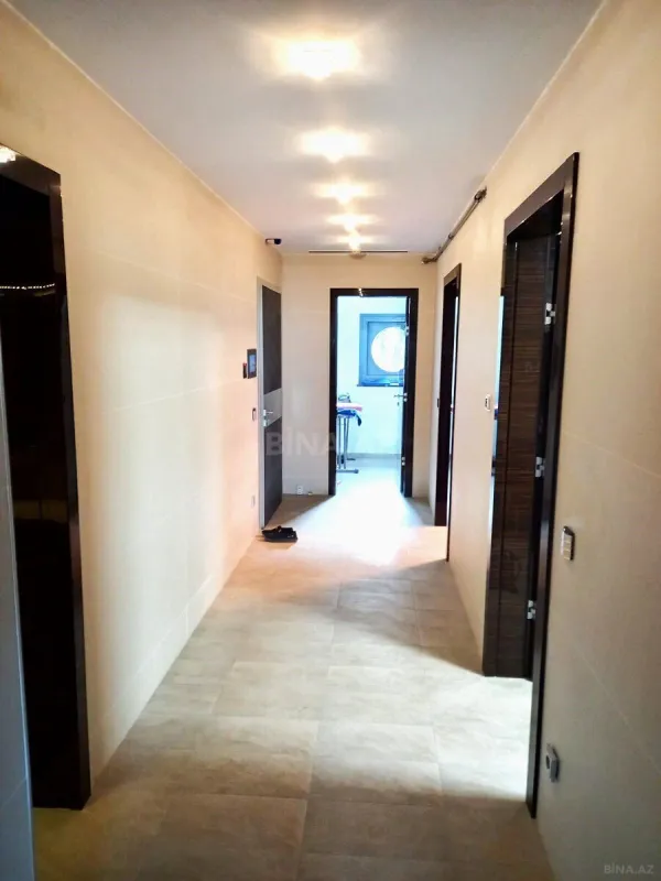 Kirayə verilir 3 otaqlı mənzil 143 m²