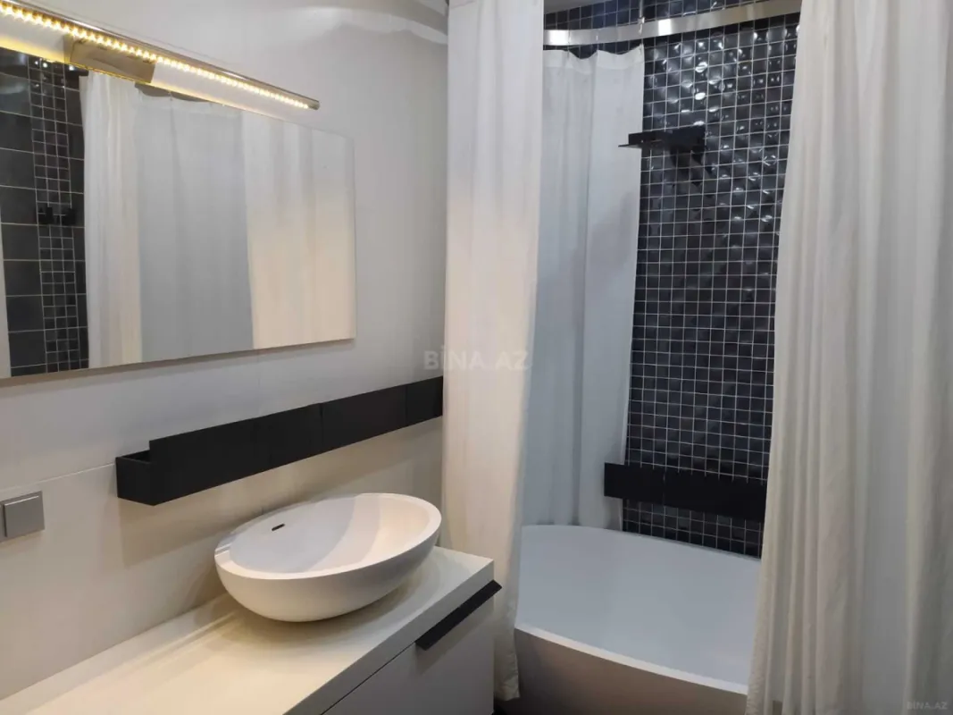 Kirayə verilir 3 otaqlı mənzil 143 m²