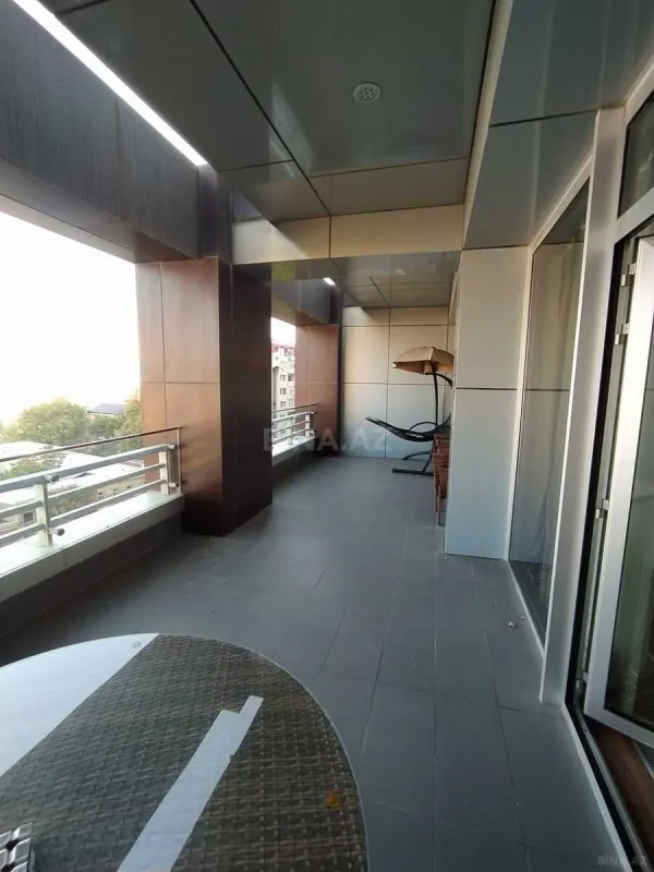 Kirayə verilir 3 otaqlı mənzil 143 m²